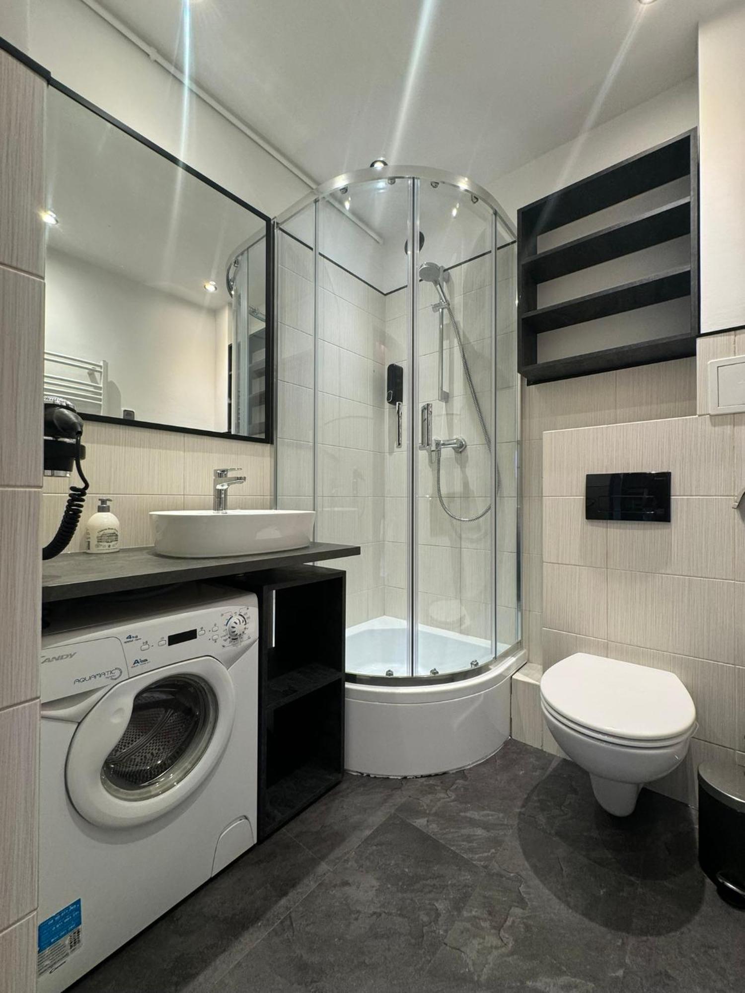 Apartment Studzienna *